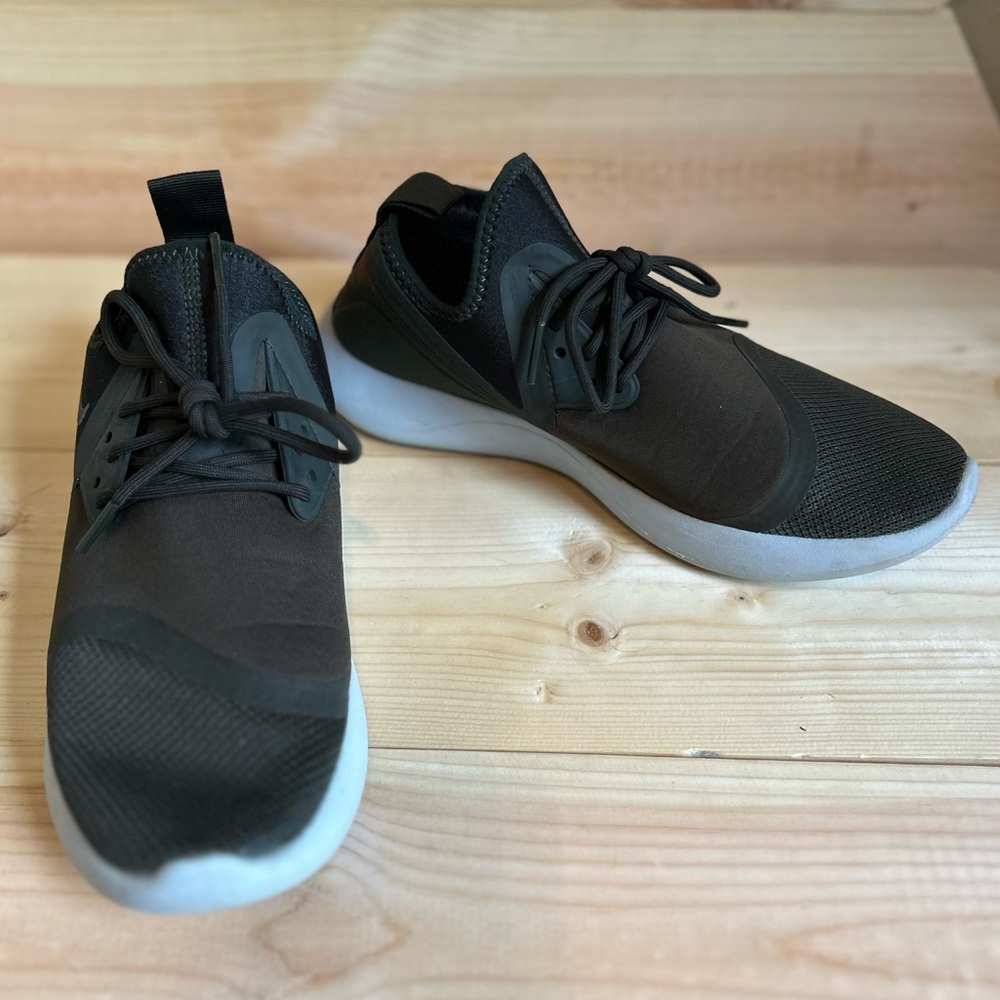 Nike LunarCharge Essentials Cargo Khaki Size 7